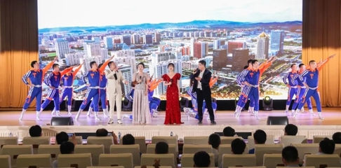 经开区举行“党旗飘扬”——庆“七一”全区大型文艺演出